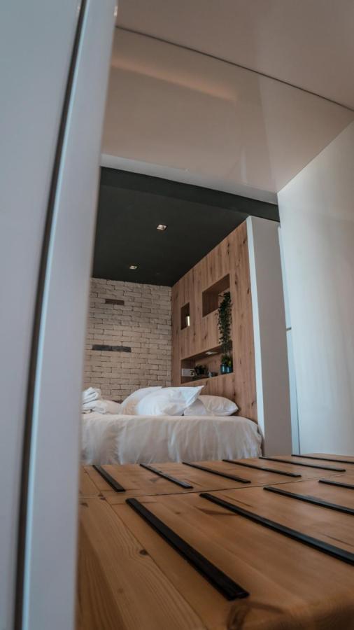 Cosea Living: Seaside Deluxe Suite In Harbour 107B Paphos Exterior photo